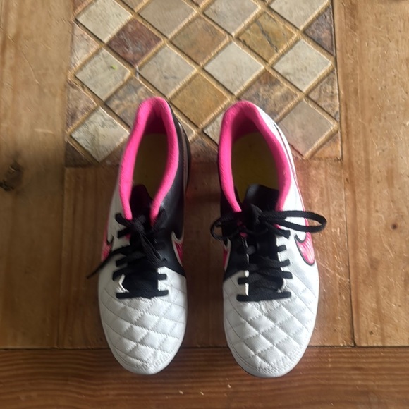 Nike White and Pink Cleats with Quilted Design - Picture 2 of 3